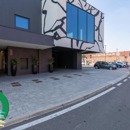 Sky Tower Suite Mestre Exterior foto